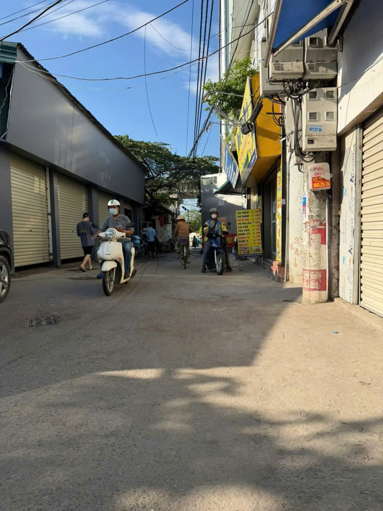 Cho Thuê Nhà 1 Tầng, 220M²,Thông Sàn, Ngõ 195 Cầu Diễn, Mt 13.5M,Hợp Kinh Doanh Đa Ngành