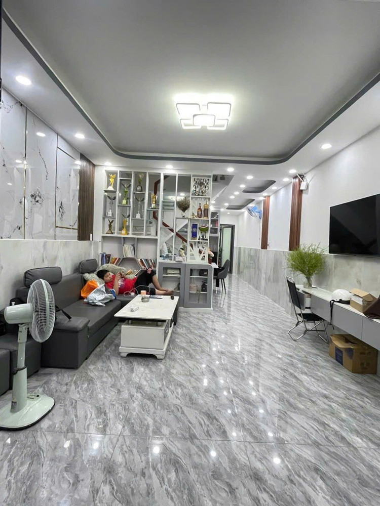 Thuận An Cư – Cạnh Quận 7 – Ngang 4M Dài 19M-Hơn 4 T.ỷ Có Ngay Nhà 4Pn – Shr – Hoàn Công Đủ