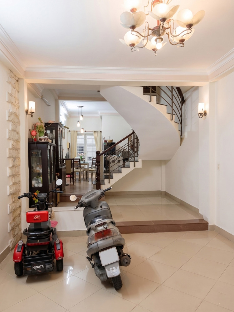 H2291 Nhà 4 Tầng View Công Viên - Kinh Doanh Đỉnh Sát Làng Hoa!