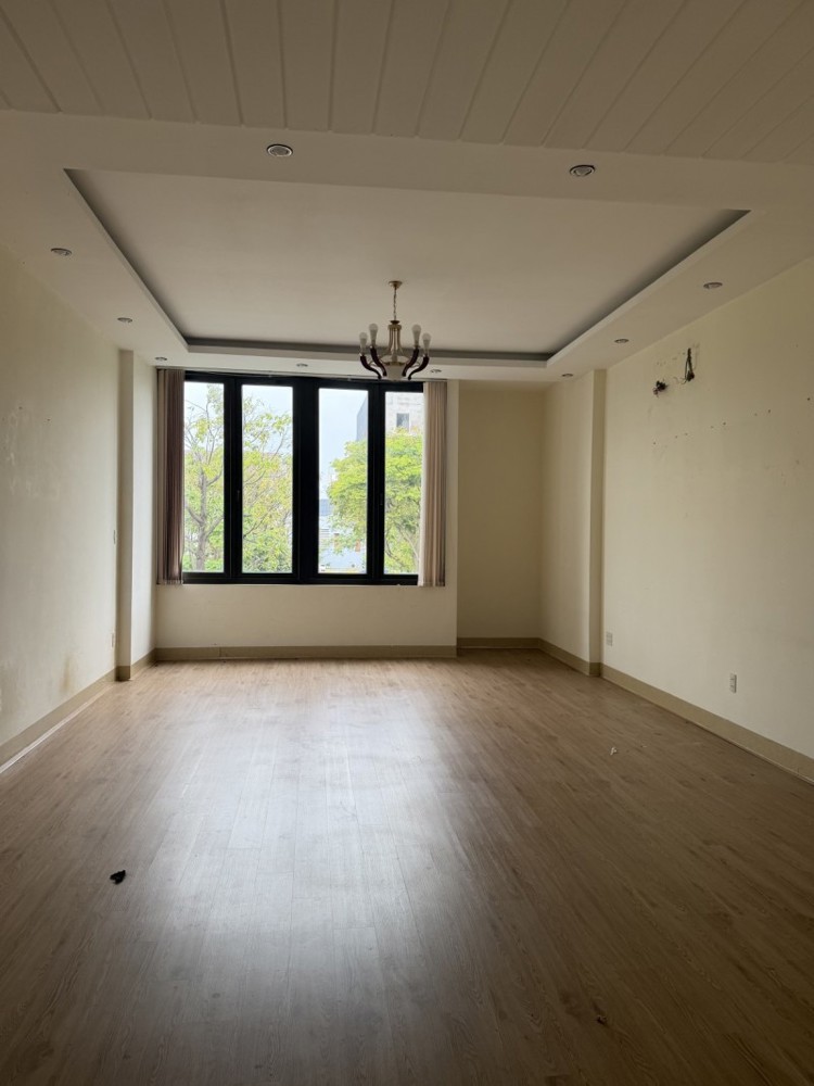 ► Mặt Tiền Đường 30 Tháng 4, Gần Quảng Trường Giá Trị Thực, Tiềm Năng Cao, 160.5M2, 4 Tầng, 23.X Tỷ