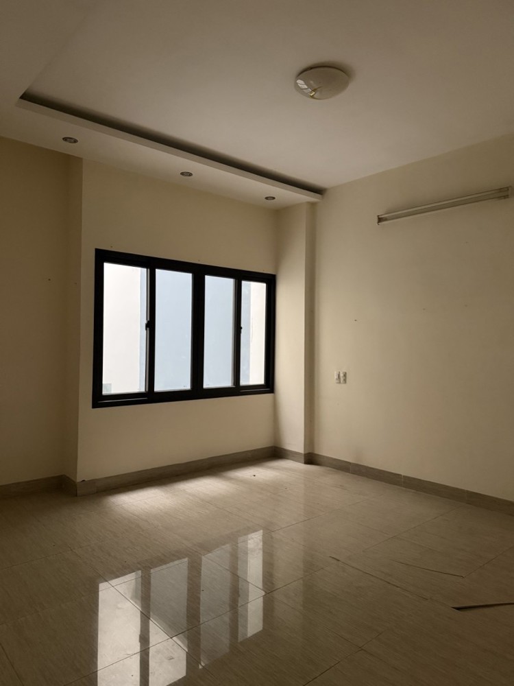 ► Mặt Tiền Đường 30 Tháng 4, Gần Quảng Trường Giá Trị Thực, Tiềm Năng Cao, 160.5M2, 4 Tầng, 23.X Tỷ