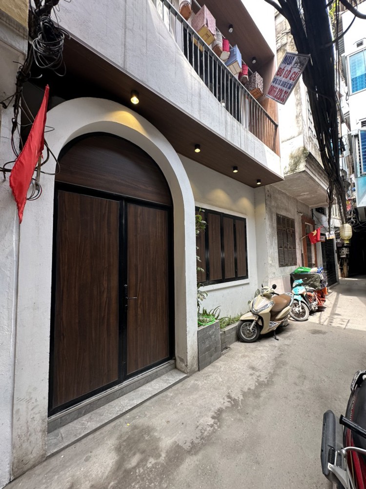 Phố Huế – Nhà Mới Đẹp – Kinh Doanh Tốt – Giá 17 Tỷ
