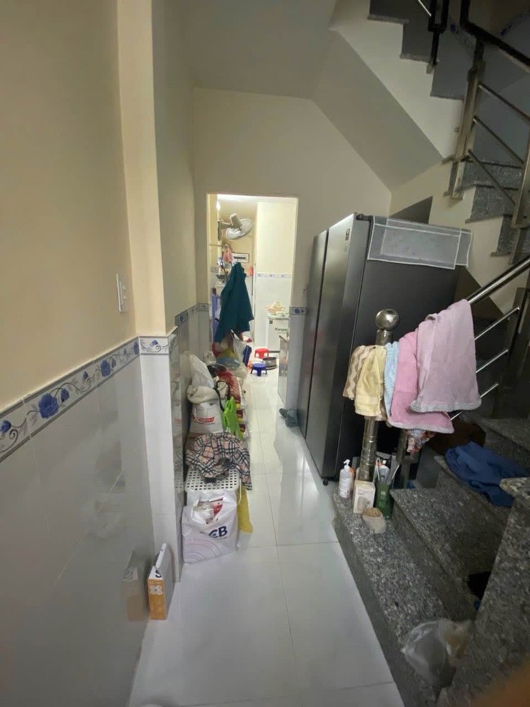 D2278 - Ô Tô Ngủ Trong Nhà, Giá Chỉ 4.X Tỷ