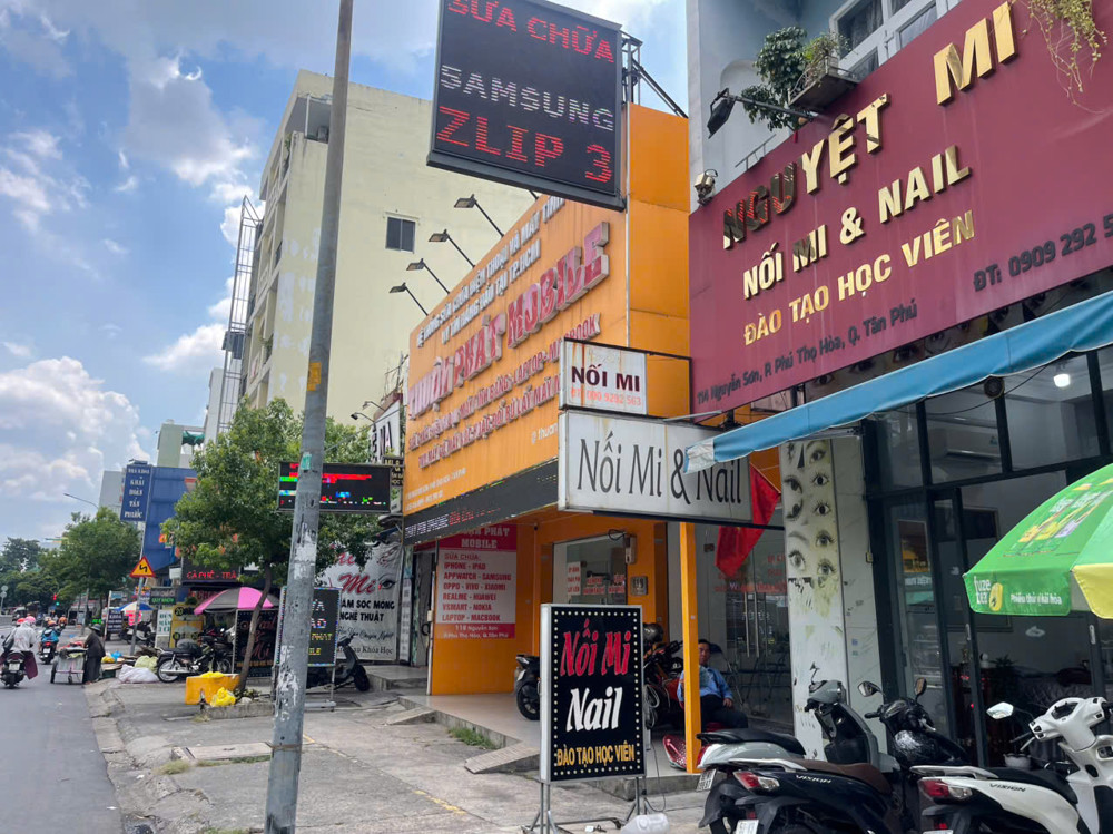 Tân Phú ! Chốt Nhanh – Sang Rẻ Salon Nail – Mi, Mt Đường Lớn Nguyễn Sơn , Vị Trí Mt Bao Đẹp, Tel :