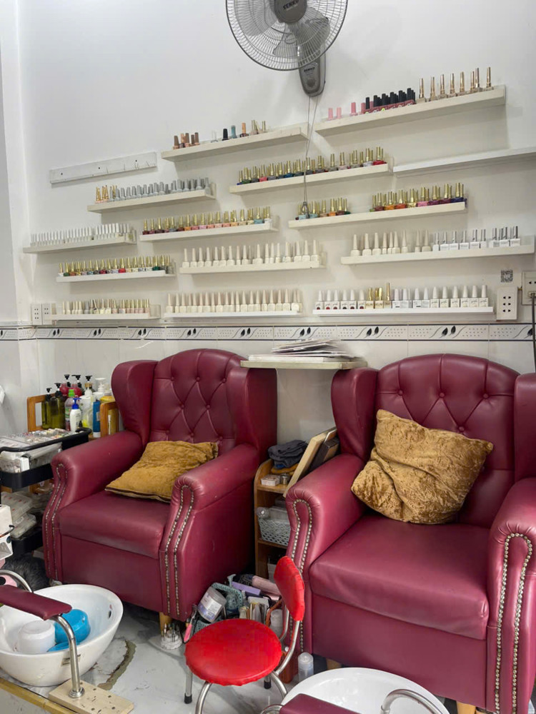 Tân Phú ! Chốt Nhanh – Sang Rẻ Salon Nail – Mi, Mt Đường Lớn Nguyễn Sơn , Vị Trí Mt Bao Đẹp, Tel :