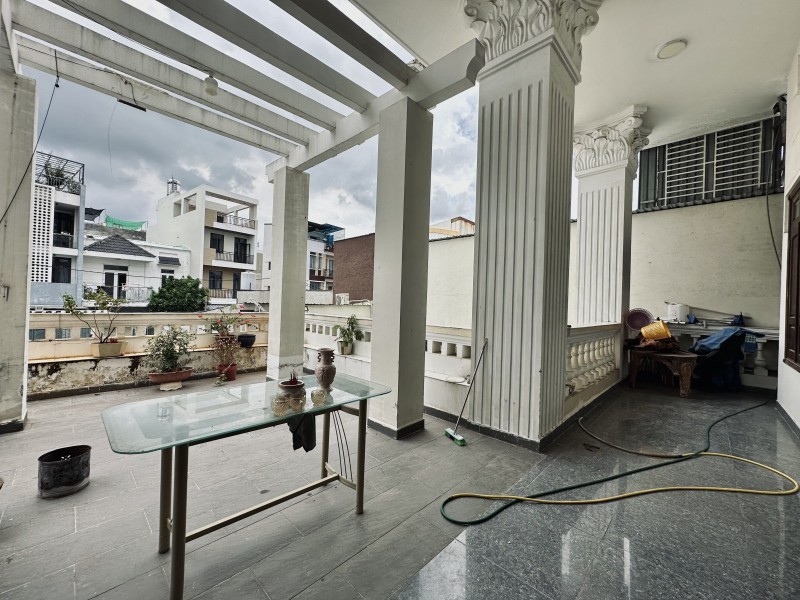 Bán Biệt Thự Đường Số 6, Hiệp Bình Phước, Thủ Đức, Tp Hcm. Dt 700M2, 4 Tầng. Giá 16,999 Tỷ