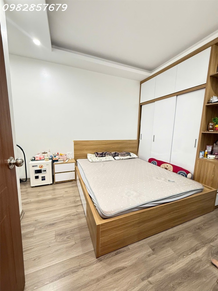Hiếm Chủ Gửi Bán Căn Góc Dt 59M2, 2 Ngủ, 2Wc Ban Công Hướng Đông Nam, Thiết Nội Thất Đẹp Giá Rẻ