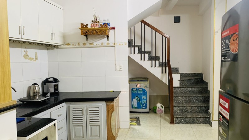 ► Nhà Kiệt Điện Biên Phủ, 76M2, Ngang 8M, 2 Tầng, 4Pn, 3Wc, P Bếp Riêng, Sân Rộng, 4.5X Tỷ