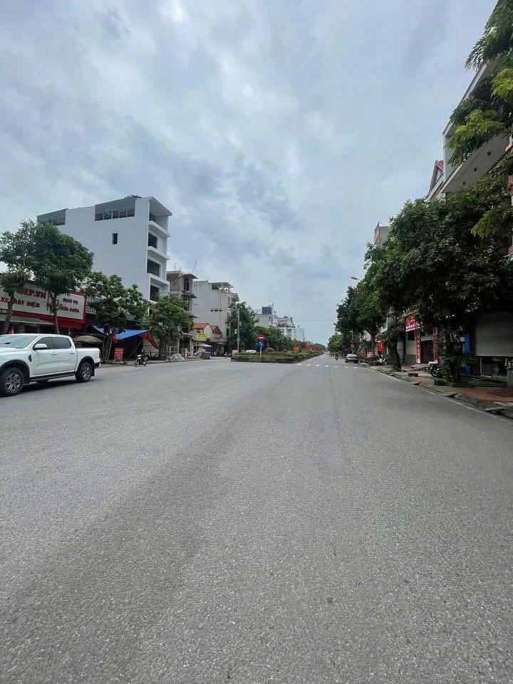 Hiếm Có Khó Tìm - Nhà 5 Tầng Dòng Tiền Khủng Ngay Nguyễn Văn Cừ, P. Phù Khê, Bắc Ninh