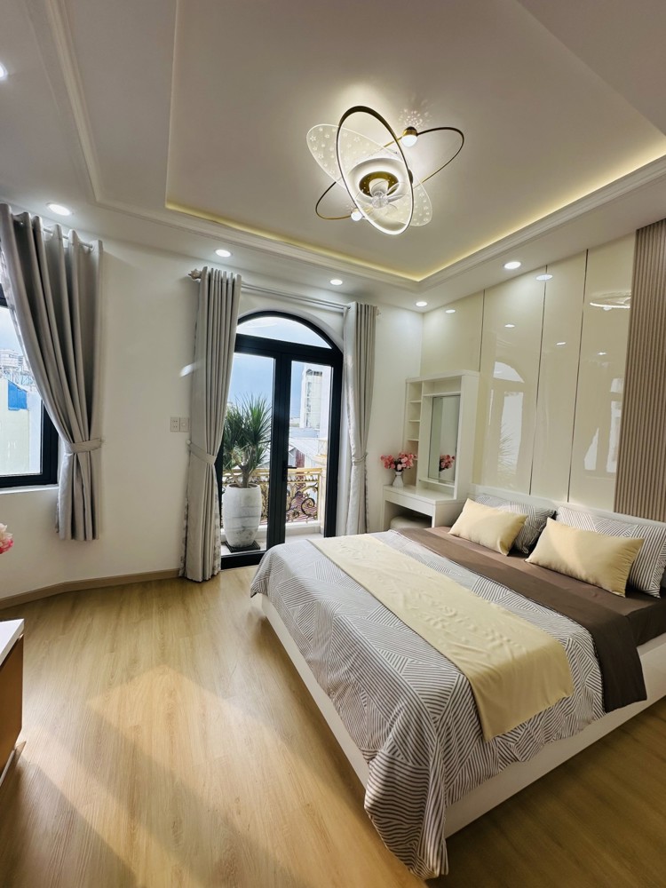 Căn Góc 2 Mặt Thoáng – Hẻm Xe Hơi – Gần Bờ Kênh Tham Lương