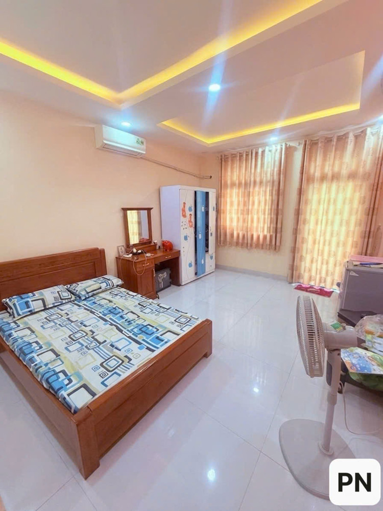 Bán Nhà Gần Trường Đại Học Văn Hiến, Quận Tân Phú - 4X15m - 3 Tầng - 6.X Tỷ(tl)