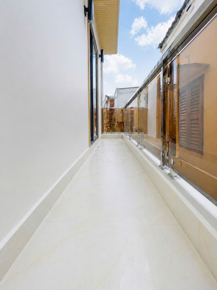 Bán Nhà Sát Mặt Tiền Q4ngang 5-99 X Đúc 3 Tấm Có 4 Đ