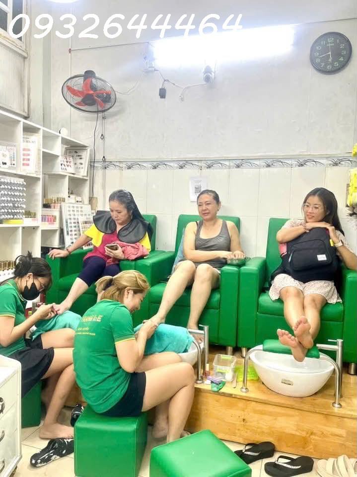 Cần Sang Tiệm Nail Phú Nhuận Vị Trí Đẹp, Khách Ổn Định
