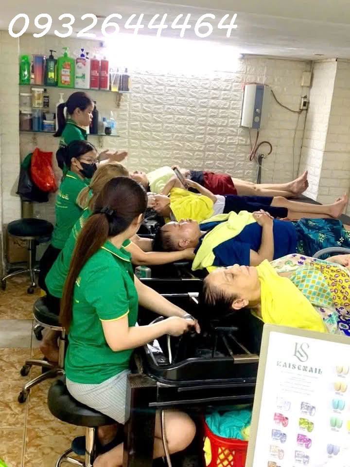 Cần Sang Tiệm Nail Phú Nhuận Vị Trí Đẹp, Khách Ổn Định