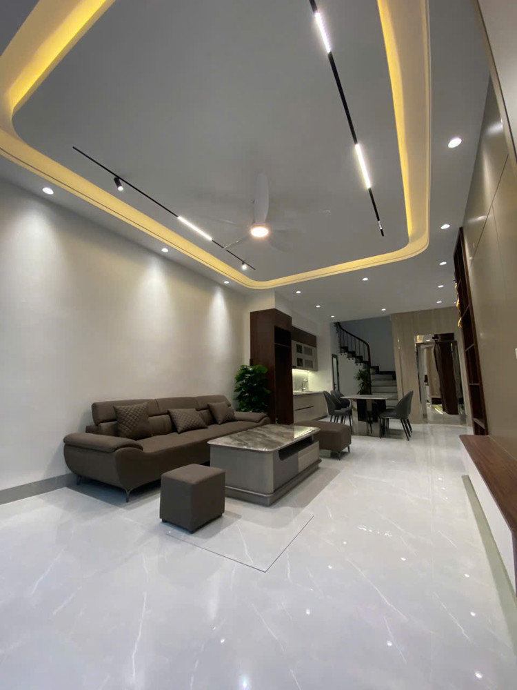 Huỳnh Tấn Phát – Thang Máy Fuji – Full Nội Thất Cao Cấp – Nhà Đẹp Ở Ngay