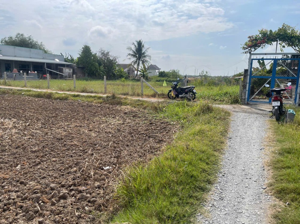 Đất Đẹp - Giá Tốt - Chính Chủ Cần Bán Nhanh Lô Đất Xã Long Sơn, Huyện Cần Đước, Long An