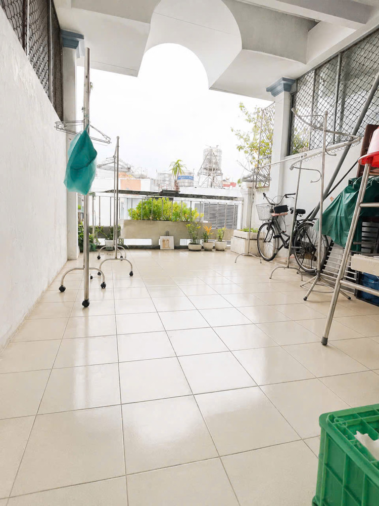 Bán Nhà Mặt Tiền Đúc 5 Tấm Có 9 Đ Cạnh Q1