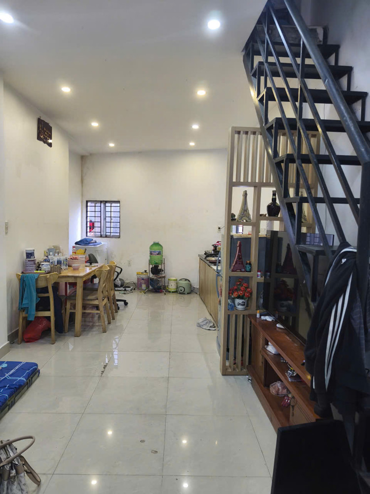► Kiệt Gầnlê Duẩn Thông, 40.2M2, Ngang 4M, Nở Hậu, 2 Tầng Sạch Sẽ, 2Pn 2Wc, Hơn 3 Tỷ Chút
