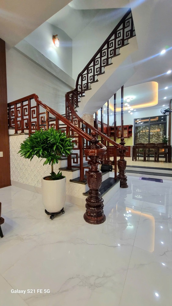 Bán Nhà Trần Lãm, Tp. Thái Bình. 70M2, 4 Tầng, 4Pn, 3Wc. Sổ Đỏ Chính Chủ. Giá 7.3 Tỷ. Lh: 0964386960