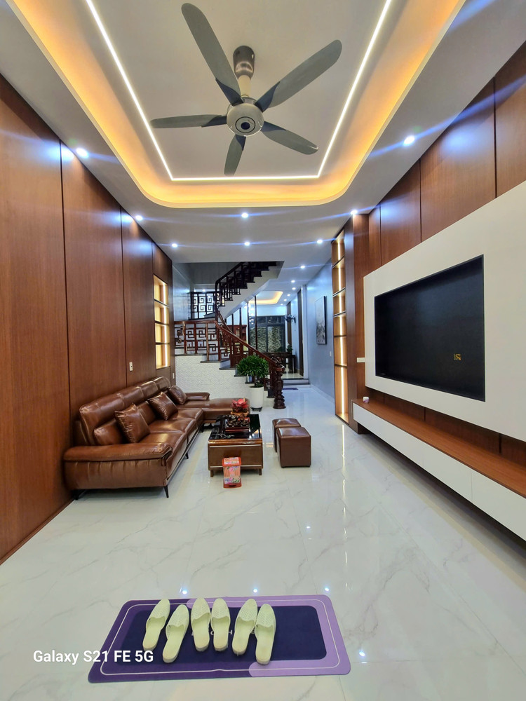 Bán Nhà Trần Lãm, Tp. Thái Bình. 70M2, 4 Tầng, 4Pn, 3Wc. Sổ Đỏ Chính Chủ. Giá 7.3 Tỷ. Lh: 0964386960