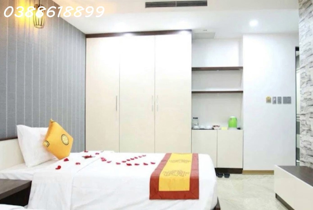 Bán Khách Sạn 4 Mặt Phố Đại Cồ Việt - Hbt - 38 Phòng Kk - Dt 500 Tr/th- 128 Tỷ