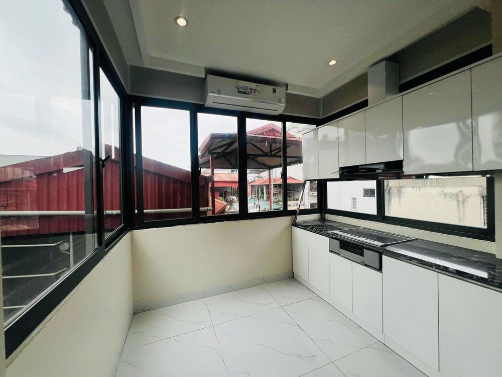3 Bước Ra Mặt Phố Tôn Đức Thắng - 6 Tầng Thang Máy - Full Nội Thất- Nhà Xây Chắc Chắn -Sát Phố Cổ 