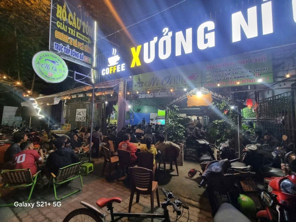 Sang Lại Quán Coffee Và Hồ Câu Tôm & Coffee Tại Bình Chánh