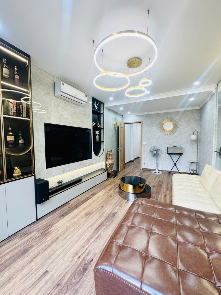 Siêu Phẩm Ngọc Thụy – Nhà Đẹp 6 Tầng – Gara Ô Tô – Full Nội Thất Cao Cấp