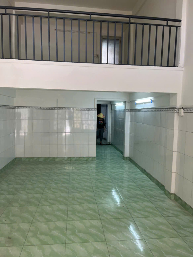 Cho Thuê Nhà 1 Trệt 1 Lửng 1 Lầu Sân Thượng 100M2 – Mặt Tiền Số 15 Ca Văn Thỉnh, P.11, Q.tân Bình