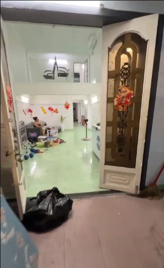 Cho Thuê Nhà 1 Trệt 1 Lửng 1 Lầu Sân Thượng 100M2 – Mặt Tiền Số 15 Ca Văn Thỉnh, P.11, Q.tân Bình