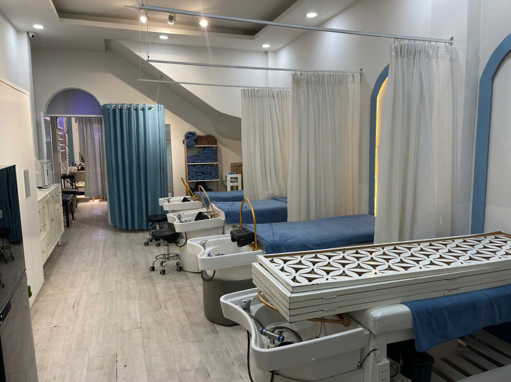 Bình Thạnh ! Sang Rẻ Spa “ Gội – Nail – Mi – Body “ Decor Đẹp Spa 5 Giường 2 Ghế Mi, Khu Cc Miếu