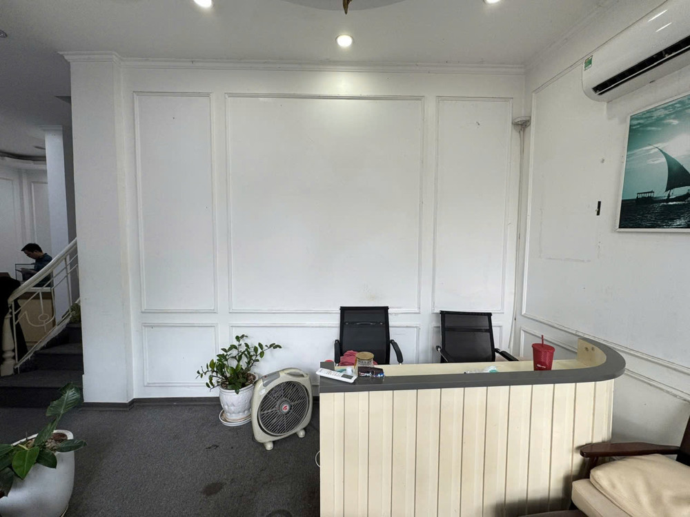 Chính Chủ Cho Thuê Nhà 2 Tầng Mặt Phố Kim Mã , Ba Đình , Hà Nội