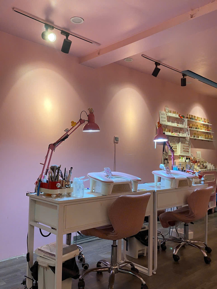 Sang Nhượng Tiệm Spa Nail Mi Gội Đầu Full Setup Ở Lại Được ,Khu Vực Đống Đa Hà Nội