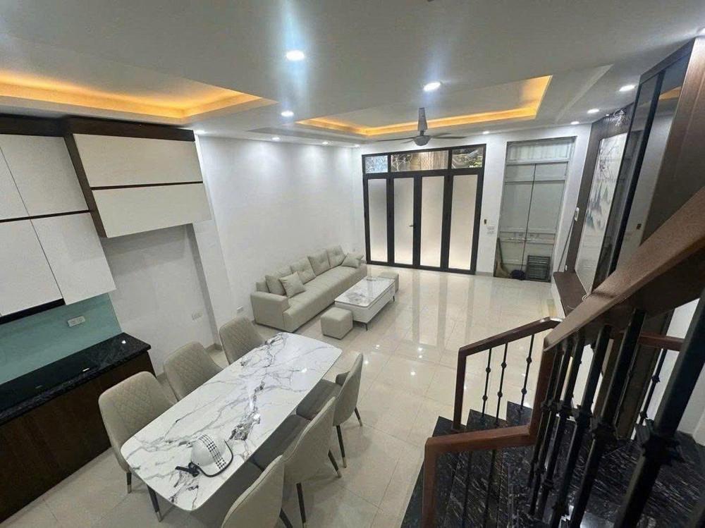Bán Nhà Dương Văn Bé – Hai Bà Trưng 45M² – 5 Tầng – 10.X Tỷ
