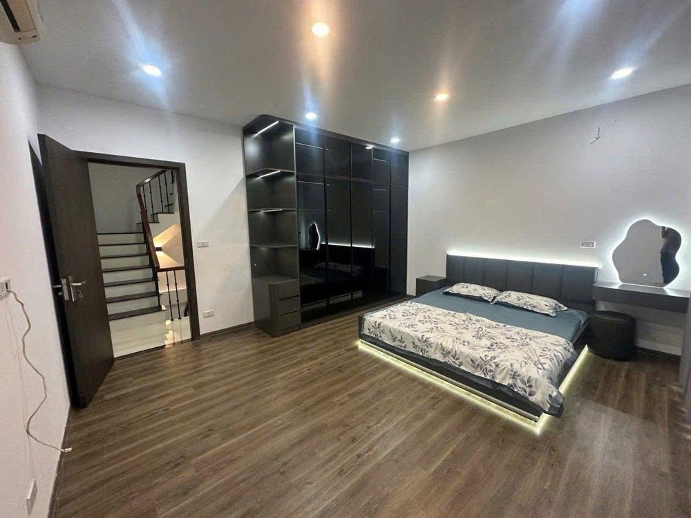 Bán Nhà Dương Văn Bé – Hai Bà Trưng 45M² – 5 Tầng – 10.X Tỷ