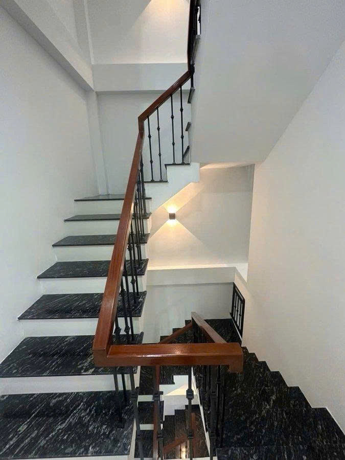 Bán Nhà Dương Văn Bé – Hai Bà Trưng 45M² – 5 Tầng – 10.X Tỷ