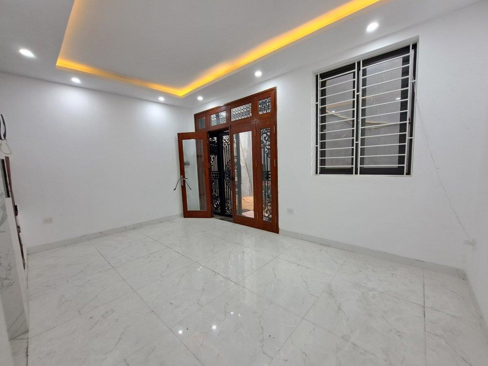Siêu Phẩm - Trung Tâm Đống Đa - 6 Tầng Thang Máy Mới Tinh - Hai Thoáng - Gần Ô Tô Vài Bước Chân Ra