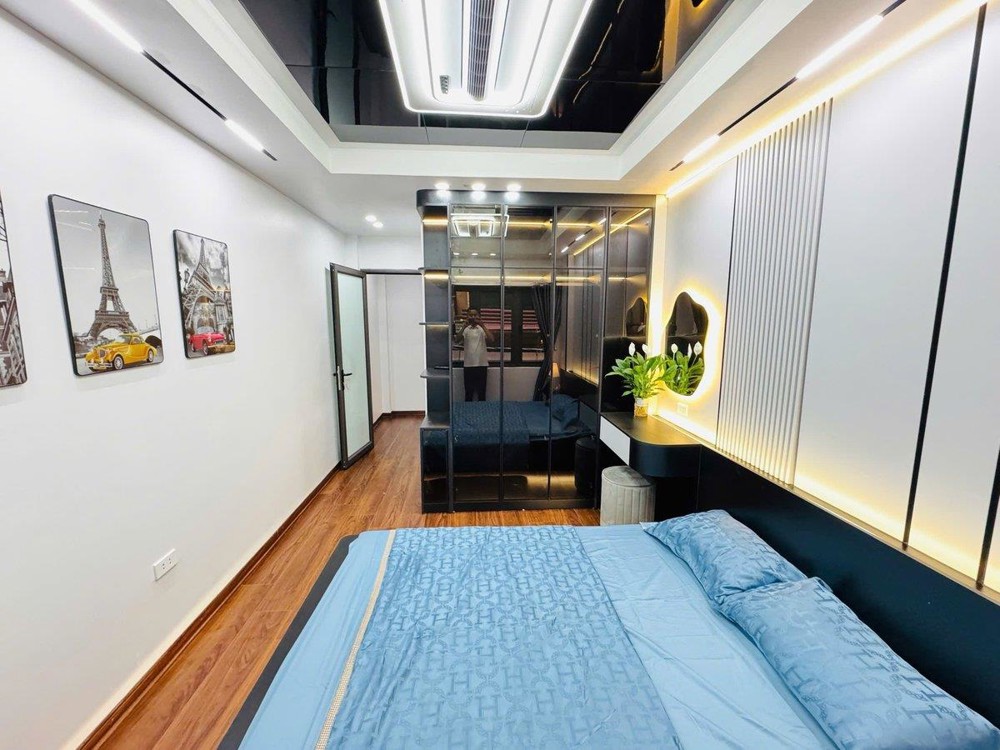 Hàng Hiếm, Ô Tô Tải Đỗ Cửa, Kinh Doanh Onl, 2 Thoáng Trước Sau, Trung Tâm Quận Đống Đa, Vị
