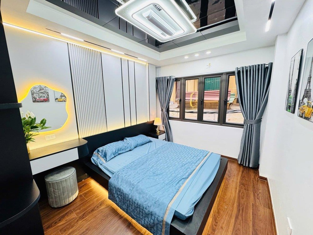 Hàng Hiếm, Ô Tô Tải Đỗ Cửa, Kinh Doanh Onl, 2 Thoáng Trước Sau, Trung Tâm Quận Đống Đa, Vị