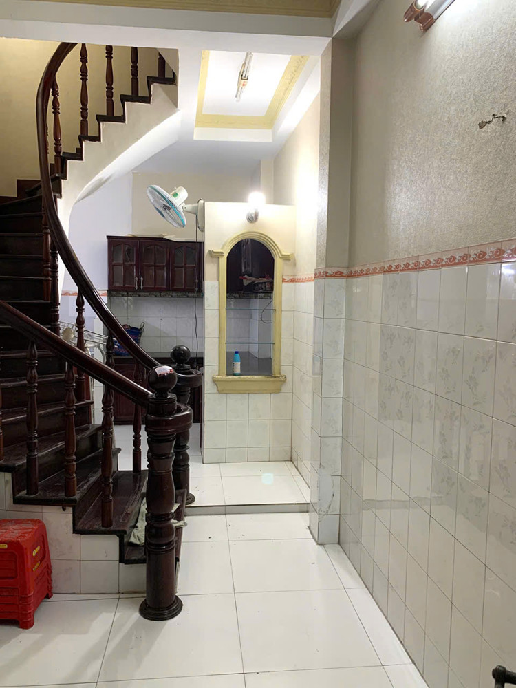 Cho Thuê Nhà 1 Trệt 3 Lầu, 3Pn, Dtsd 128M2 + Nội Thất, Đ.võ Văn Kiệt, P.5, Q.5