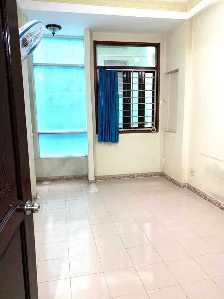 Cho Thuê Nhà 1 Trệt 3 Lầu, 3Pn, Dtsd 128M2 + Nội Thất, Đ.võ Văn Kiệt, P.5, Q.5