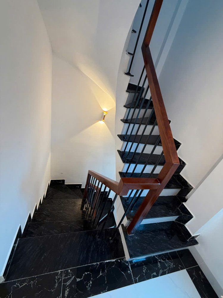 Nhà Đẹp Phúc Lợi – Long Biên, Diện Tích 52M2, Có Gara Ô Tô Trong Nhà, Thiết Kế Hiện Đại, Sáng