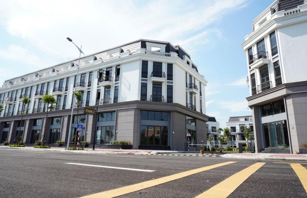 Bán Nhà Liền Kề Thạch Bàn 130M2 - 4 Tầng Thô - View Vườn Hoa - 2X Tỷ