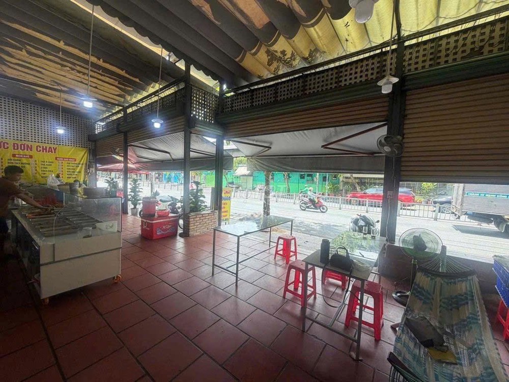 Cho Thuê Nhà Mặt Tiền Kênh Tân Hóa Q.tân Phú 200M², Ngang 17.5M - Cạnh Ngã Tư Đầm Sen