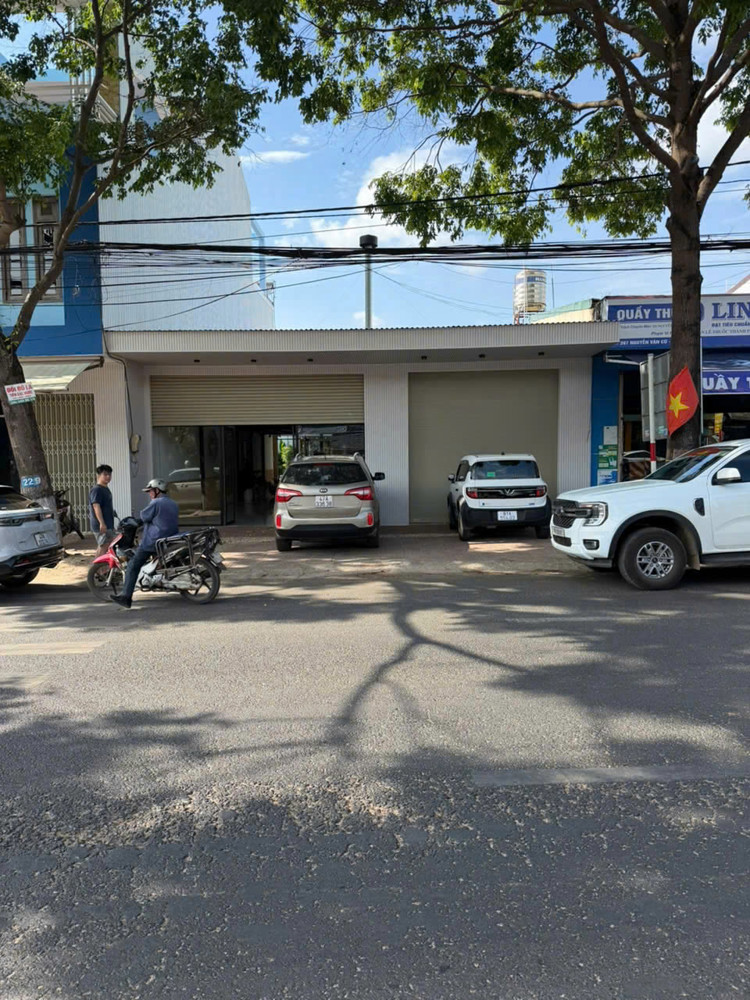 Cho Thuê Nhà Nguyên Căn Mặt Tiền Nguyễn Văn Cừ ,Tân Lập ,Buôn Ma Thuột, Đắk Lắk