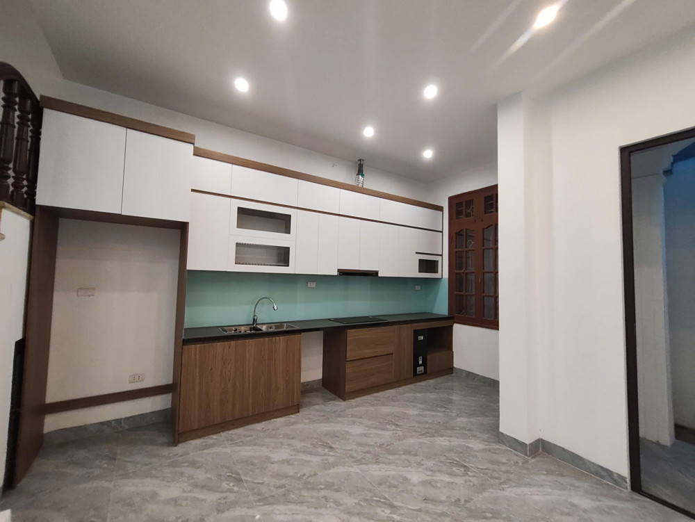 12.8 Tỷ: Mua 40M² Xây Mới Hay 77M² Đất Rộng Ở Phú Thượng?