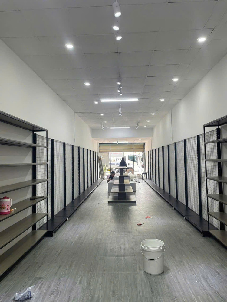 Sang Mb Đẹp Mới – Giá Rẻ Chỉ : 25 Tr , Full Hệ Thống Đèn, Cửa Kính , Sân Gỗ, Bảng Hiệu , Nhà Mới ,