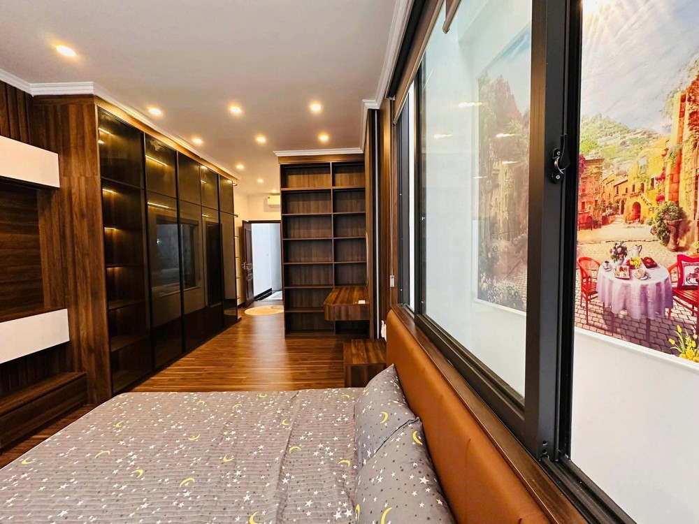 Ngay Cạnh Vin Giảng Võ - Nhà Siêu Đẹp - Thiết Kế Đẳng Cấp - Siêu Thoáng - 6 Tầng Thang Máy