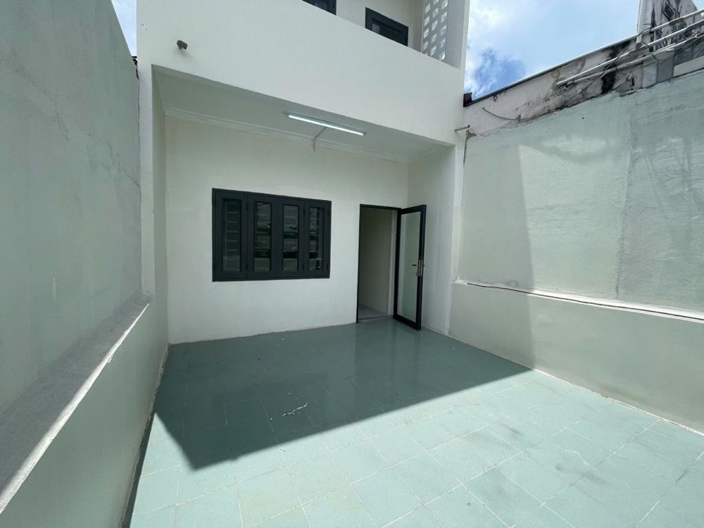 [L2324*] Nhà 3 Tầng Gò Vấp, Sát Chợ Xóm Mới – Giá Sốc!