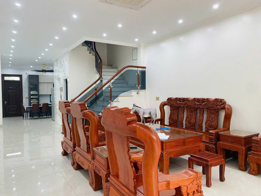 Cho Thuê Nhà 6 Phòng Ngủ Có Thang Máy Sẵn Đồ Võ Cường